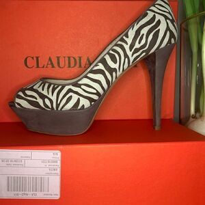 Claudia Ciuti platform animal suede heels
